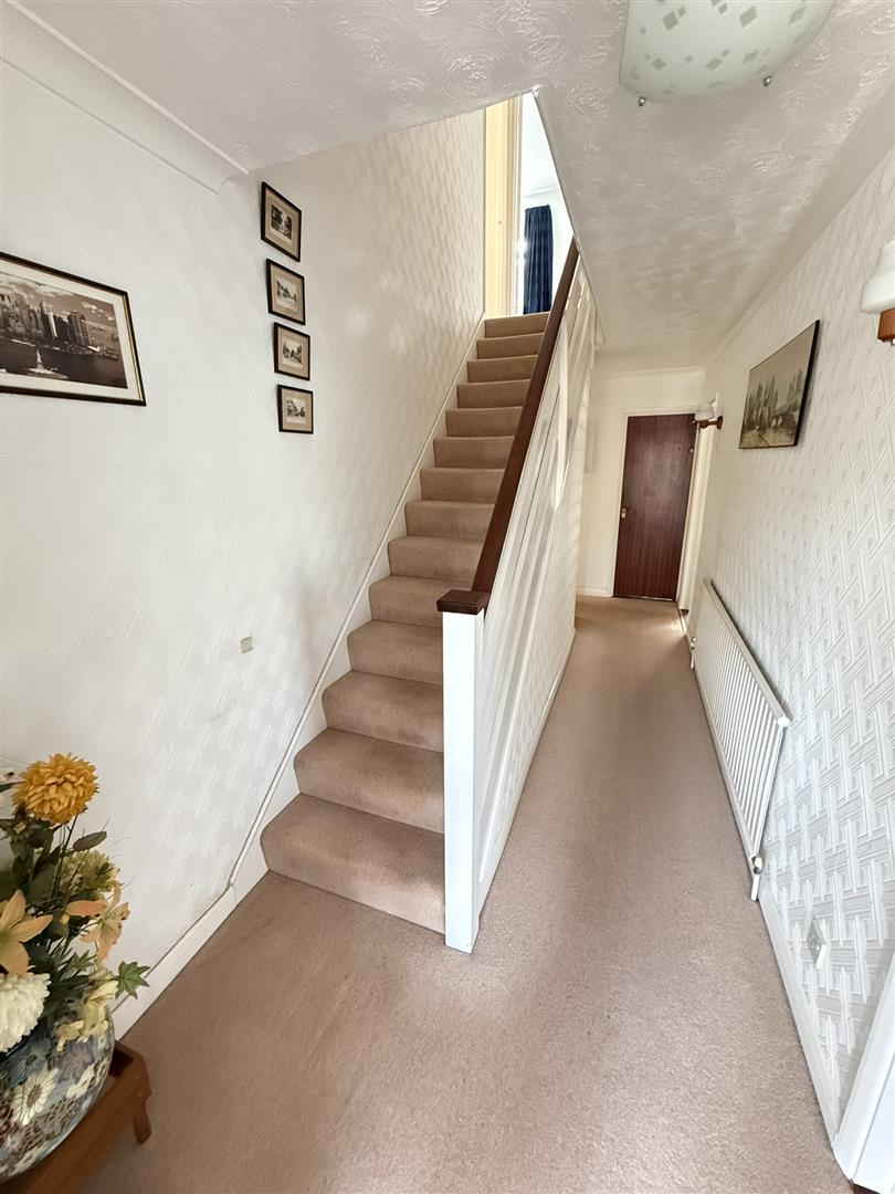 Highlands Close, 